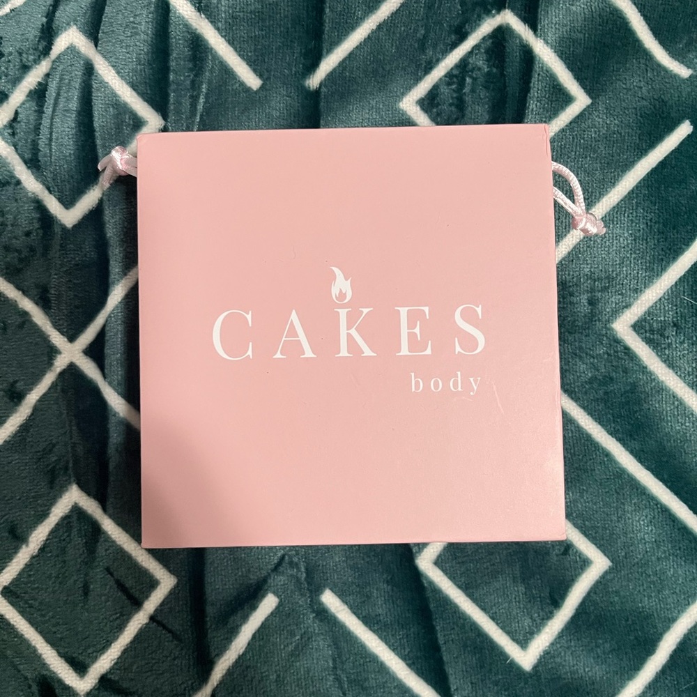 CAKES Adhesive Bra